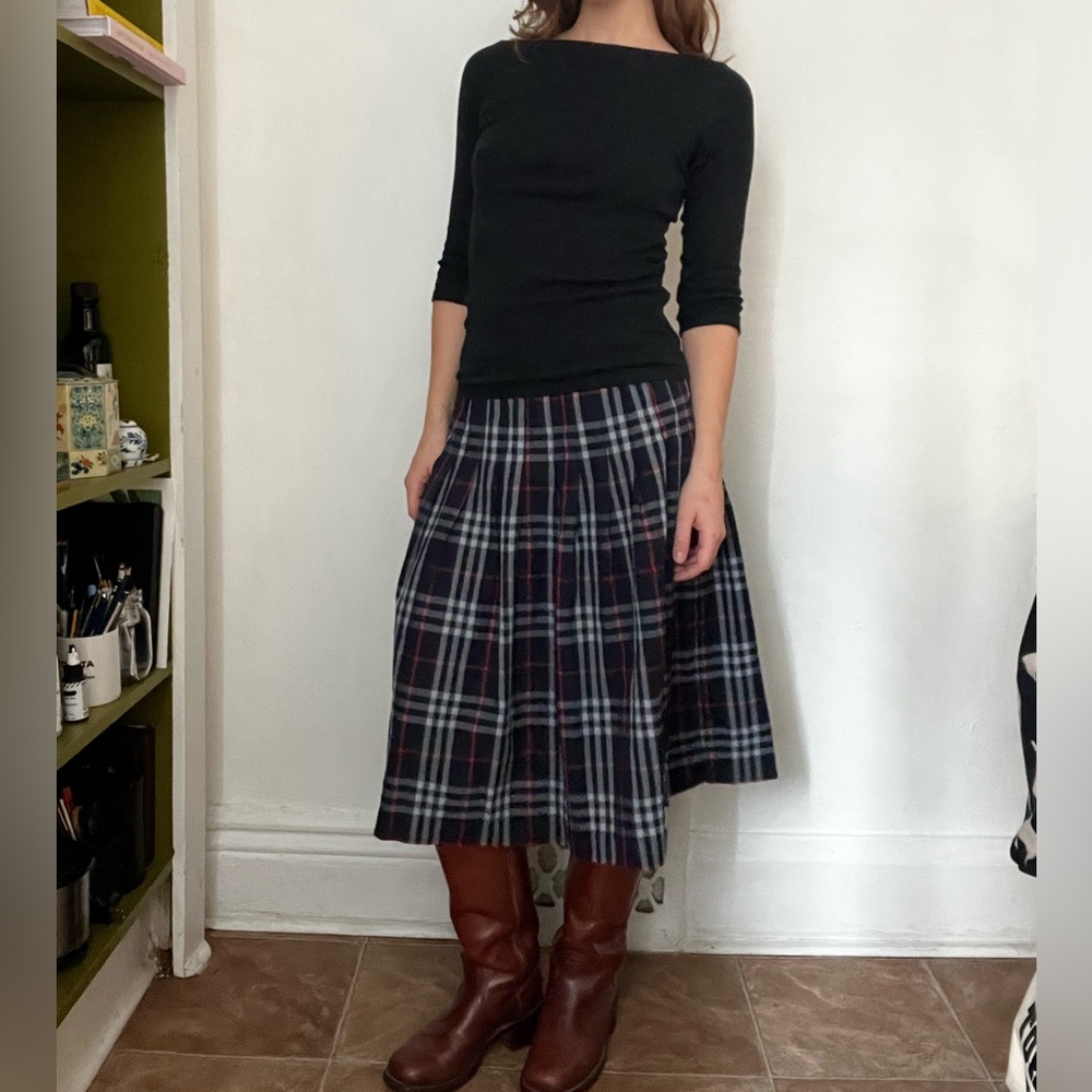 100% wool Burberry skirt